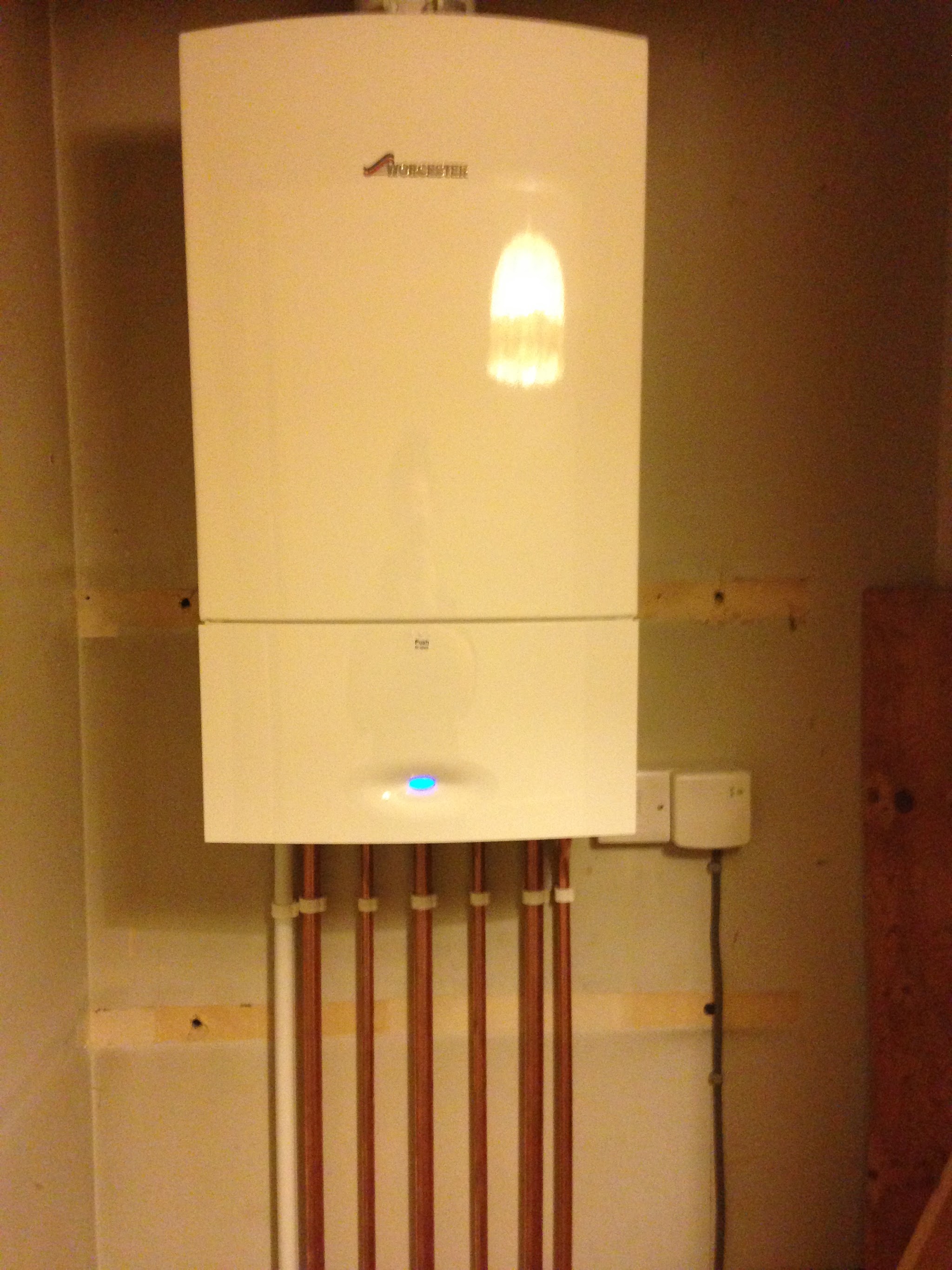 Worcester Bosch combi boiler with copper pipework